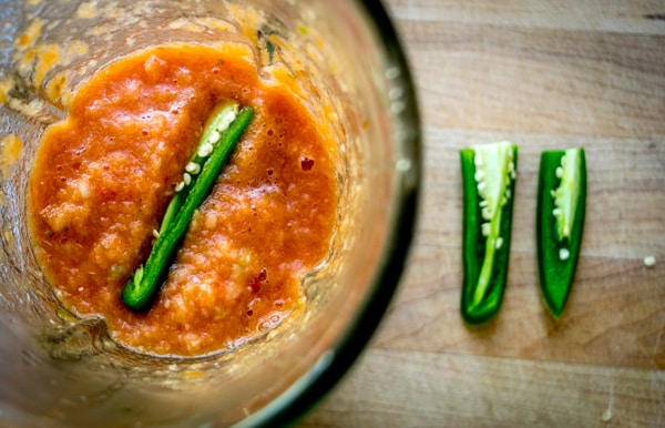 salsa tomate jalapeño en ajoutant un autre quart de jalapeño