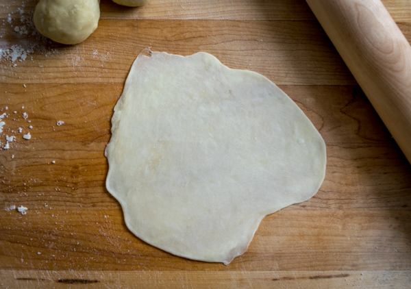 These light, delicious homemade flour tortillas have only four ingredients and come in at just under eight cents each. mexicanplease.com