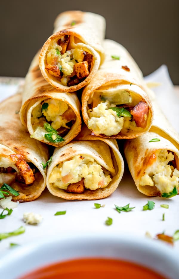 Baked Mexican Breakfast Taquitos | Mexican Please