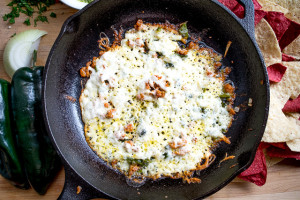 Queso Fundido Melted Cheese Dip | mexicanplease.com