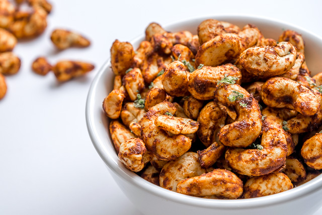 These Chili Lime Peanuts get a burst of Chili-Lime goodness from cayenne pepper and chipotle powder. I used cashews but this recipe works great for regular peanuts too. So good! mexicanplease.com