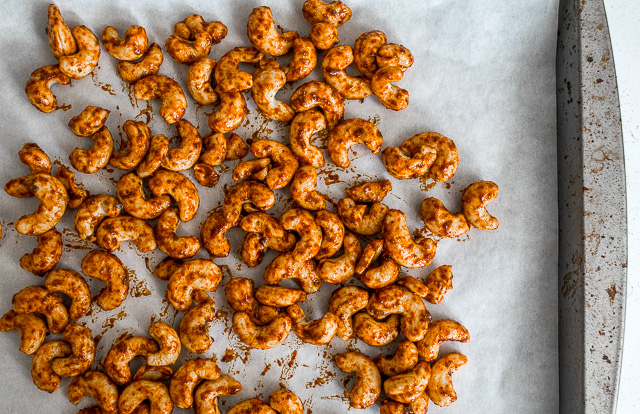 These Chili Lime Peanuts get a burst of Chili-Lime goodness from cayenne pepper and chipotle powder. I used cashews but this recipe works great for regular peanuts too. So good! mexicanplease.com