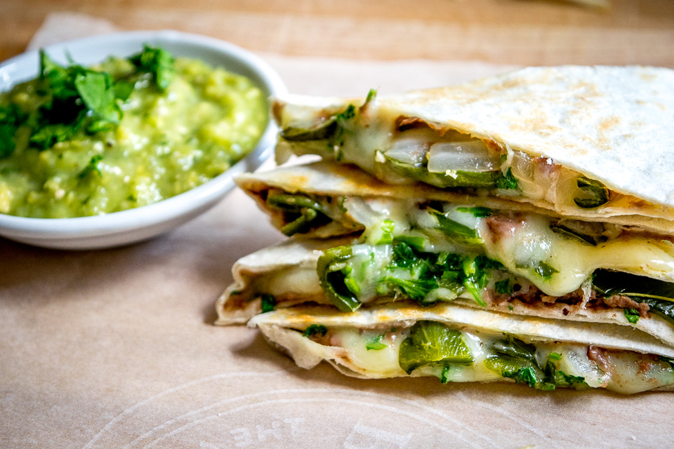 Quesadillas rellenas de chile poblano