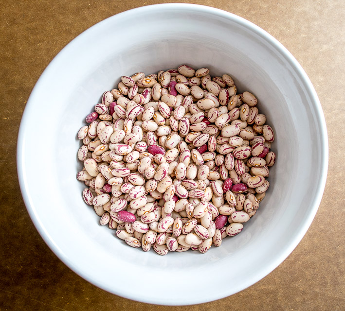 Sie können sich diese Cranberry-Bohnen als Pinto-Bohnen Lite vorstellen. Sie haben einen ähnlichen Geschmack wie Pintos, sind aber cremiger und etwas weniger 