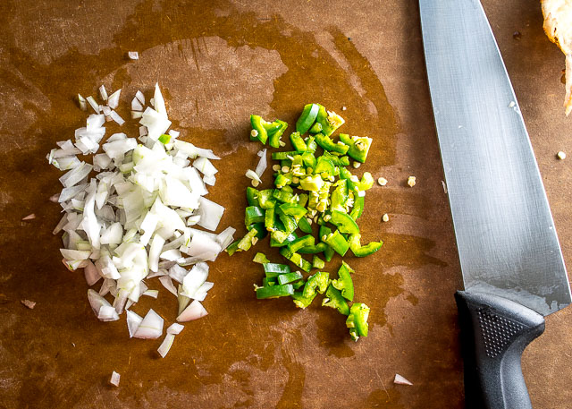 These Jalapeno Hash Browns are a quick way to jumpstart your morning. A few simple tricks will ensure you always end up with a crispy batch. So good! mexicanplease.com