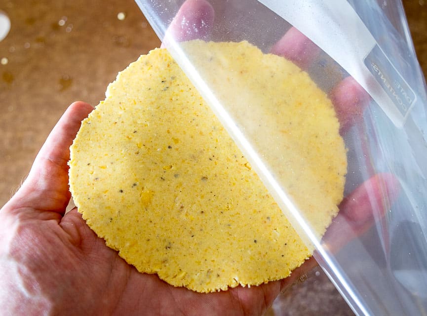 We're using fresh masa dough to make a delicious batch of homemade corn tortillas! We also added some masa harina to the dough to make it easier to work with. mexicanplease.com