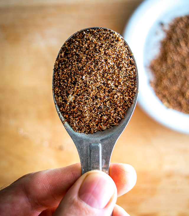 This homemade taco seasoning is designed to keep you away from the dreaded seasoning pack! It has great flavor and makes it easy to control the salt and heat levels. mexicanplease.com