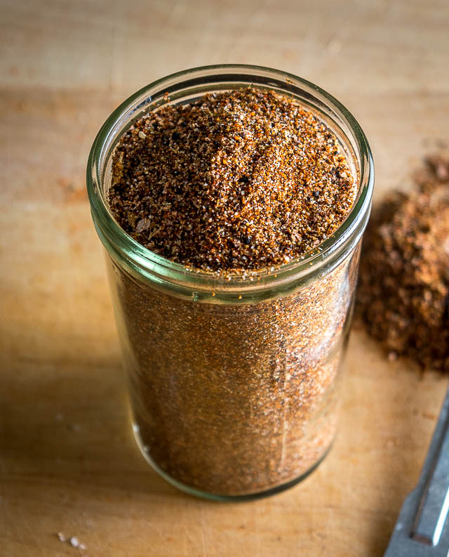 This homemade taco seasoning is designed to keep you away from the dreaded seasoning pack! It has great flavor and makes it easy to control the salt and heat levels. mexicanplease.com