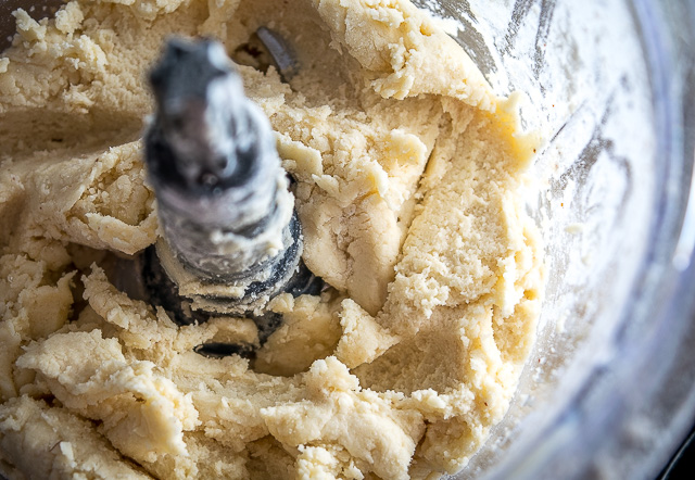 Here's the world's simplest recipe for a batch of scrumptious Mexican Wedding Cookies. Don't forget a final sprinkling of powdered sugar and cinnamon. So good! mexicanplease.com