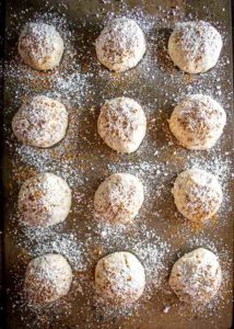 Here's the world's simplest recipe for a batch of scrumptious Mexican Wedding Cookies. Don't forget a final sprinkling of powdered sugar and cinnamon. So good! mexicanplease.com