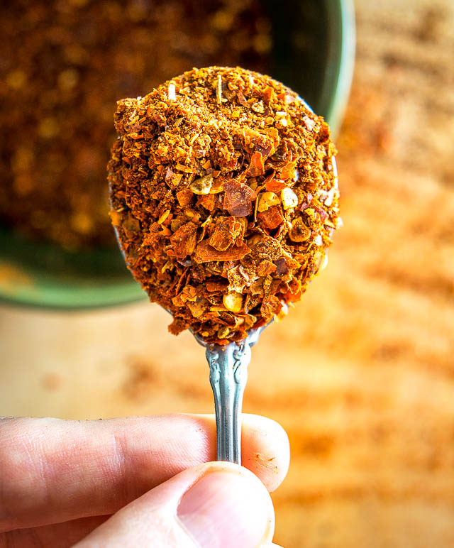 Most store-bought chili powders have too many additional ingredients. Here are some tips to make your chili powder authentic and delicious! mexicanplease.com