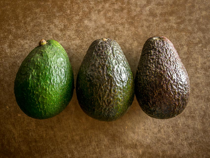  et par vigtige tips vil holde dit køkken fyldt fuld af modne avocadoer. Fedt! Indeholder også de mest populære avocado opskrifter på vores hjemmeside. meksikan, tak.com