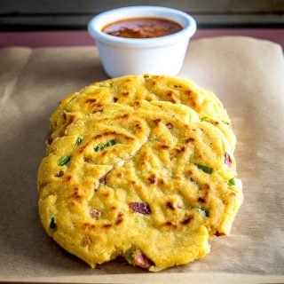 Here's an easy recipe for some Bacon Serrano Gorditas. For this batch I mixed the bacon and serrano directly into the masa dough. Yum! mexicanplease.com