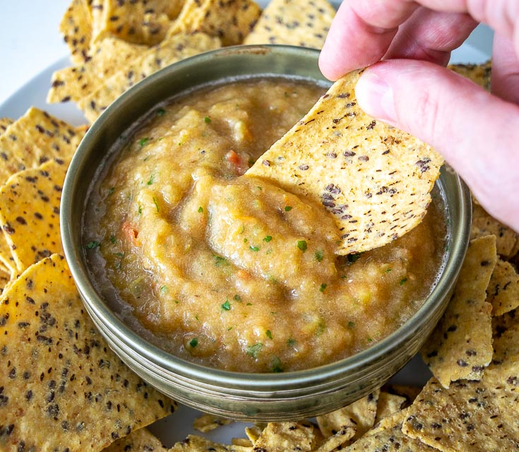 This Hatch Chile Salsa recipe is a great introduction to the addictive flavor of Hatch chiles -- sweet, rustic, buttery goodness. Yum! mexicanplease.com