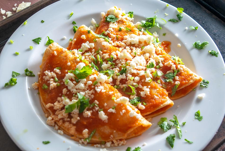 Entomatadas are a deliciously light meal made from ingredients you probably already have in your kitchen! mexicanplease.com