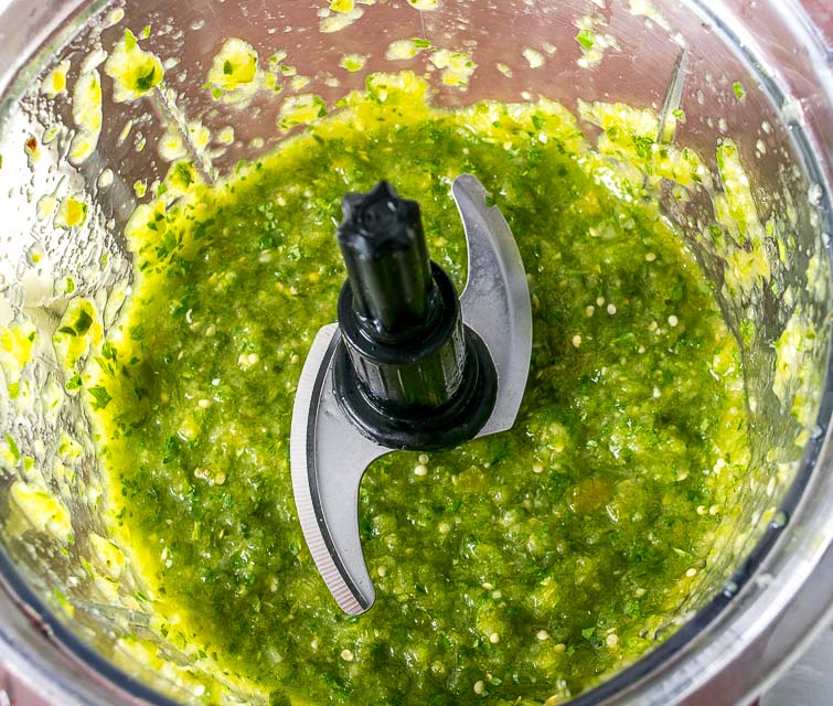 Salsa de chile verde después de mezclar