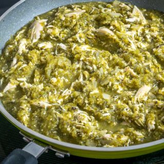 I've been keeping batches of this Chicken Chili Verde on hand for the past couple weeks -- super easy to make and it leads to all sorts of easy meals! mexicanplease.com
