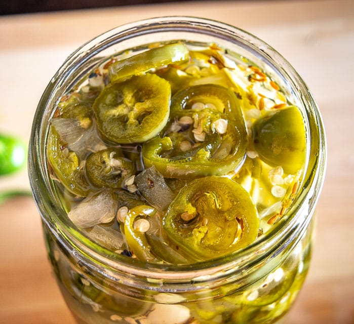 Warning: these sweet and spicy Candied Jalapenos are super addictive! mexicanplease.com