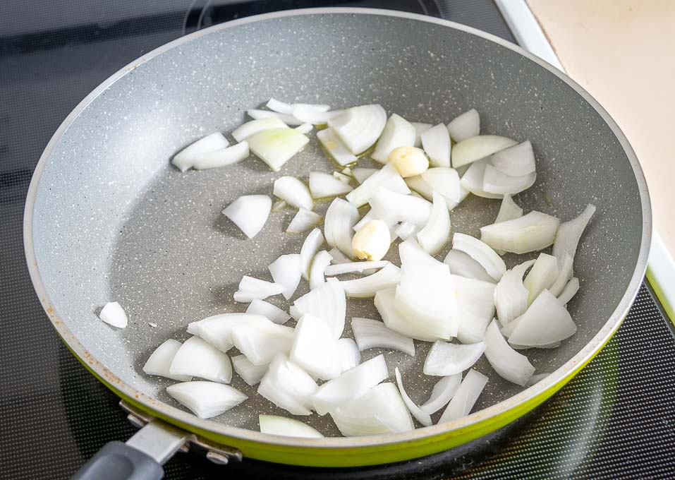 Cooking onion and garlic