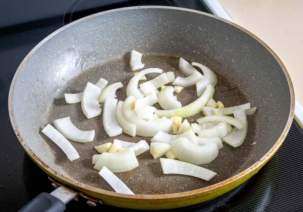 Cooking onion and garlic